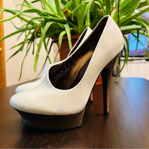 N.Y.L.A. Bone Curved Platform Heels | Size 6 | Besnoe Pump - Picture 5 of 14